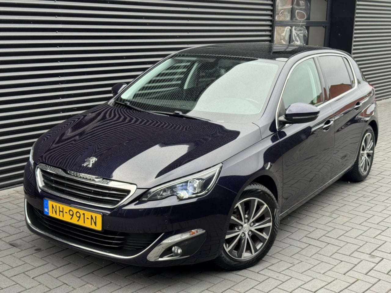 Peugeot 308 - 1.2 PureTech Allure| PANO| CLIMA| CAMERA| LM| CRUISE - AutoWereld.nl