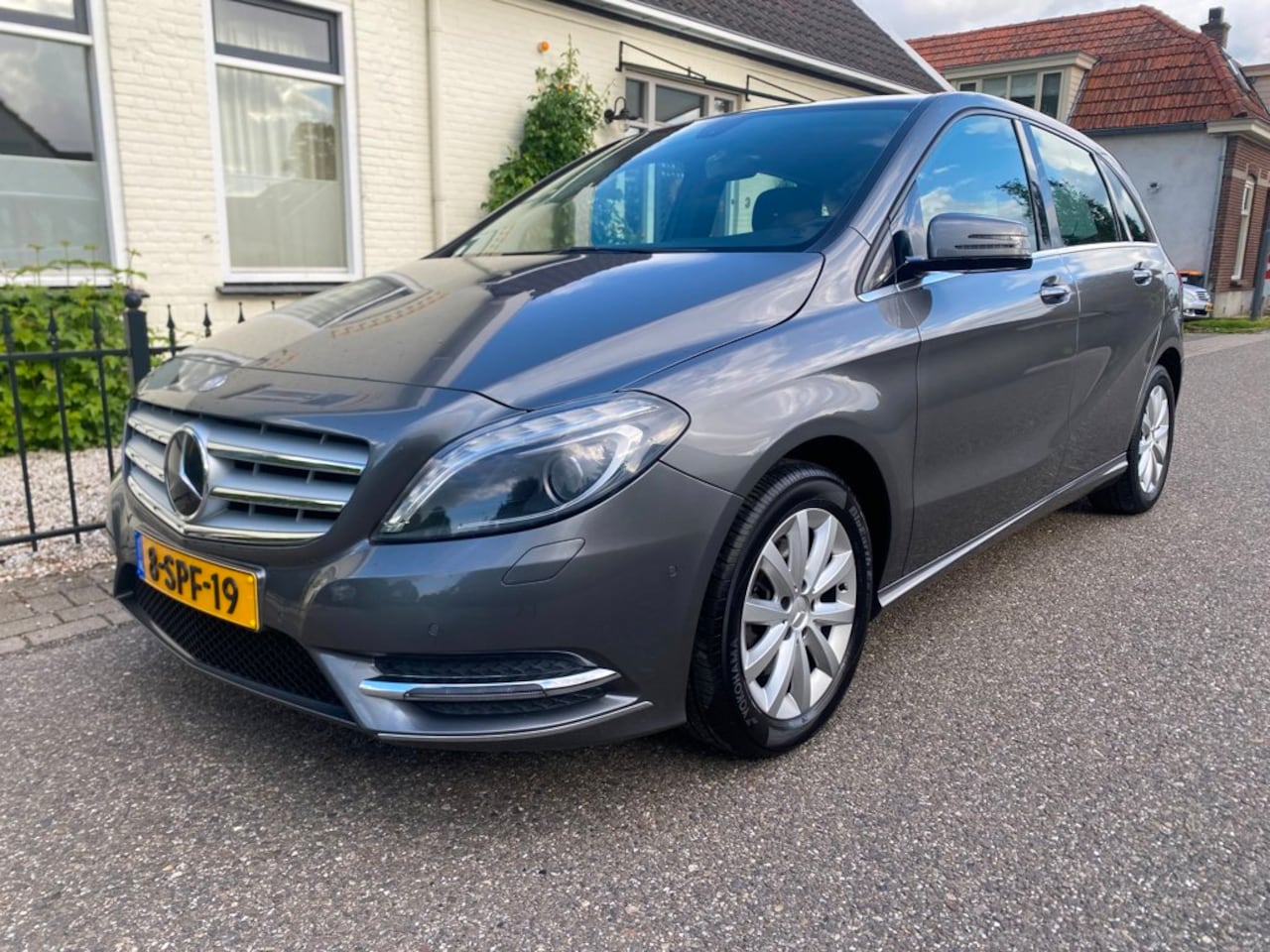 Mercedes-Benz B-klasse - 200 Automaat,Memory,Trekhaak,Leer,Led,NAP. - AutoWereld.nl