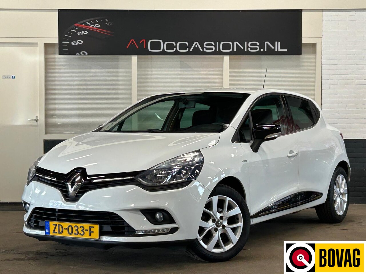 Renault Clio - 0.9 TCe Limited + NAVI !! - AutoWereld.nl