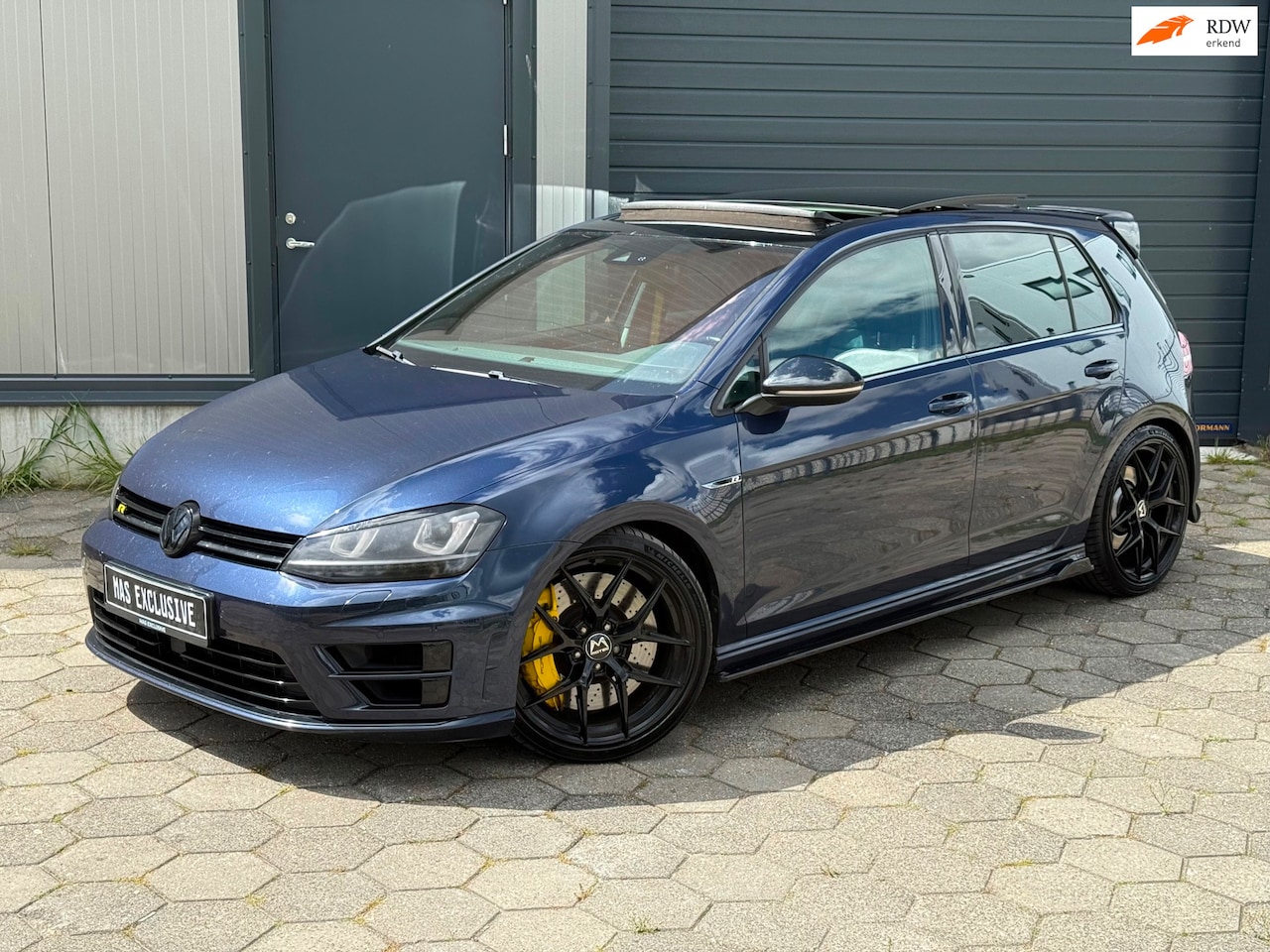 Volkswagen Golf - 2.0 TSI R 4MOTION 2.0 TSI R 4Motion, DSG, PANO, KEYLESS - AutoWereld.nl