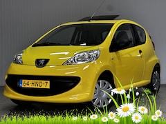 Peugeot 107 - 1.0-12V XR/ Schuif-Kantel Dak/ Stuurberk/ Radio-CD+AUX/ Airbags/ Deelbare Achterbank/ Bump