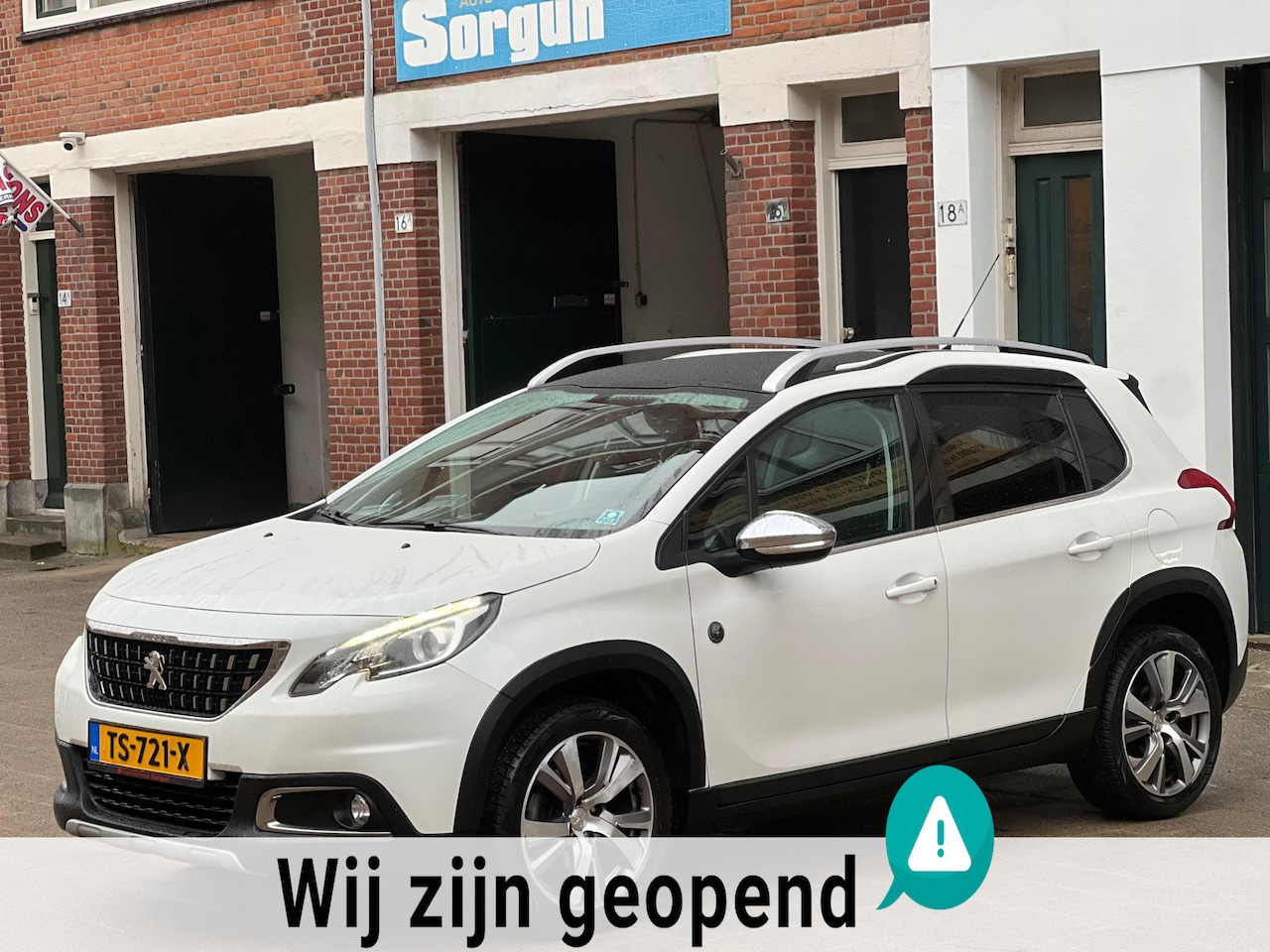 Peugeot 2008 - 1.2 PureTech Allure-automaat-pano-elek ramen=airco - AutoWereld.nl