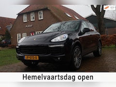Porsche Cayenne - 3.0 S E-Hybrid Aut. | Sportdesign-Pakket | Facelift | 2e Eigenaar | Historie | 21 Inch | L