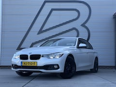 BMW 3-serie - 318i Essential Navi|Clima|Cruise|PDC|Dealer Onderhouden|LM Velgen|N.A.P|APK tot 08-2026