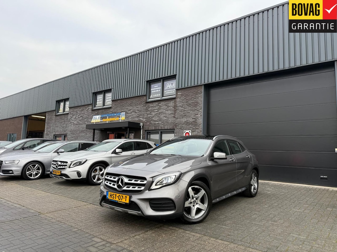 Mercedes-Benz GLA-Klasse - 250 Premium Plus | 1E EIGENAAR | 12MND GARANTIE | LED | DAB | TREKHAAK | CRUISE | PANO | - AutoWereld.nl
