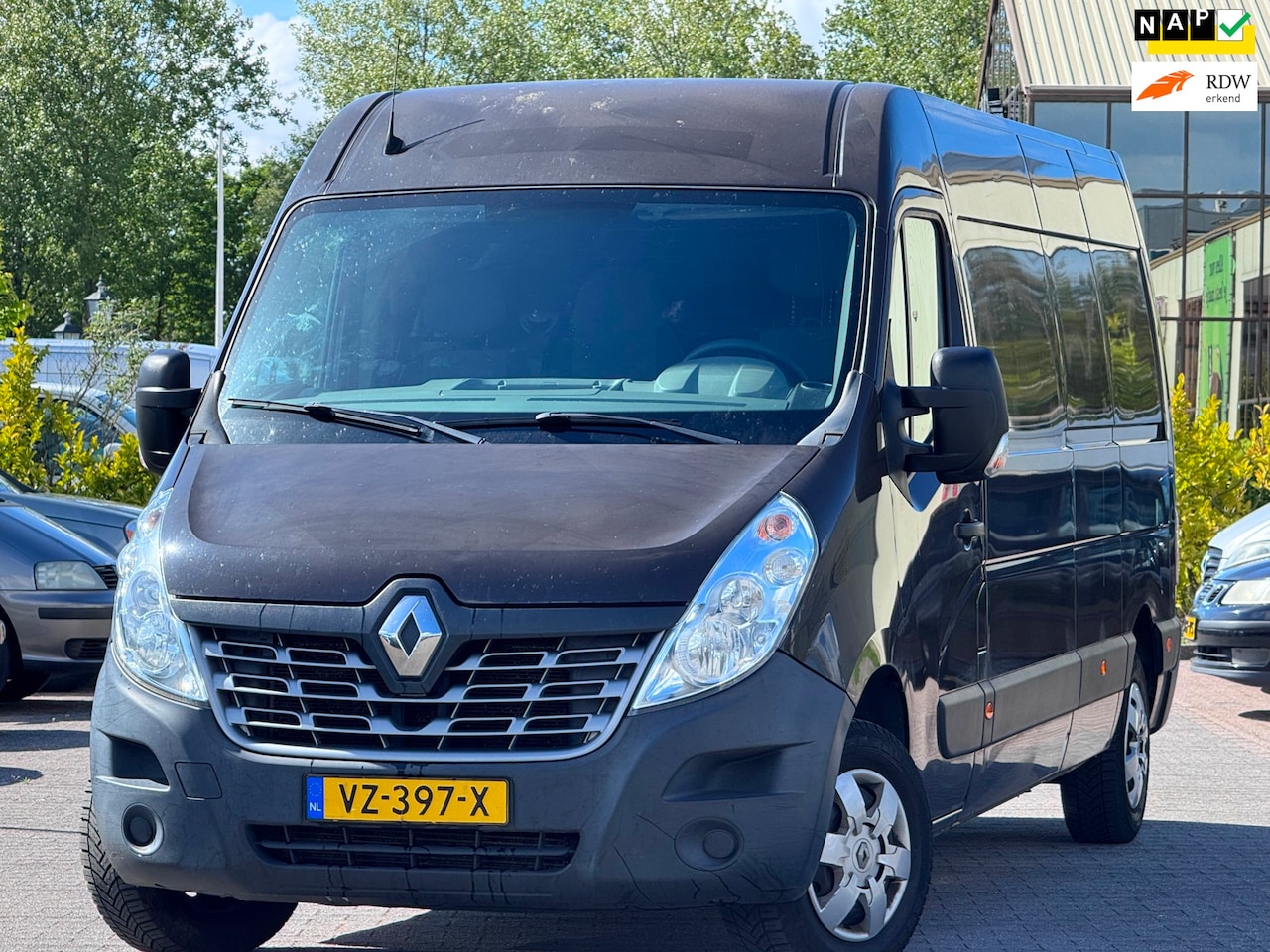 Renault Master - T35 2.3 dCi L3H3 | 3 Persoons | Airco | Navigatie | Parkeersensoren | Cruise control | Ele - AutoWereld.nl