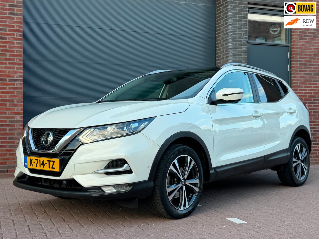 Nissan Qashqai - 1.3 DIG-T N-Connecta, Automaat, Panoramadak, 360Camera, 18" Lichtmetaal, Garantie - AutoWereld.nl