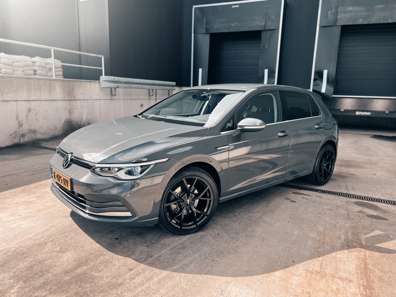 Volkswagen Golf - 1.5 eTSI Style Golf 1.5 eTSI Style | Stoelverwarming | Camera | Carplay | Adaptive Cruise | Digitale Cock - AutoWereld.nl