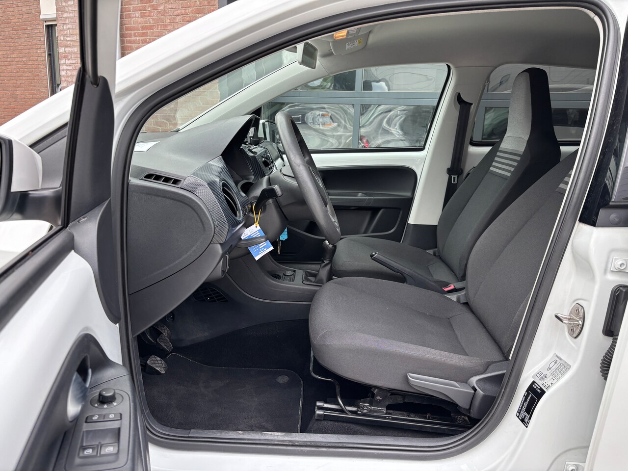 Volkswagen Up! - 1.0 BMT move up! | Org-NL auto. Airco. Onderhouden.