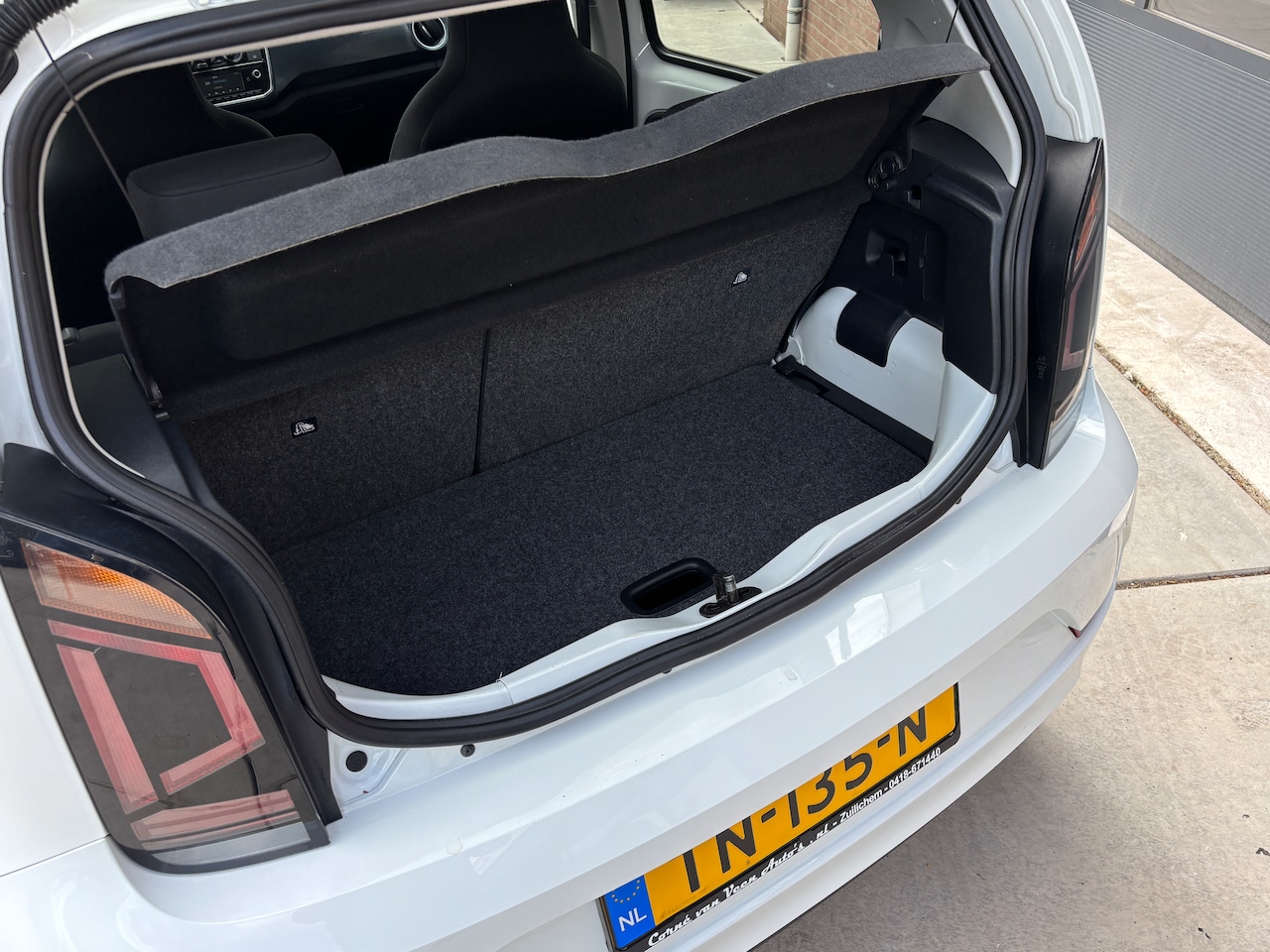 Volkswagen Up! - 1.0 BMT move up! | Org-NL auto. Airco. Onderhouden.