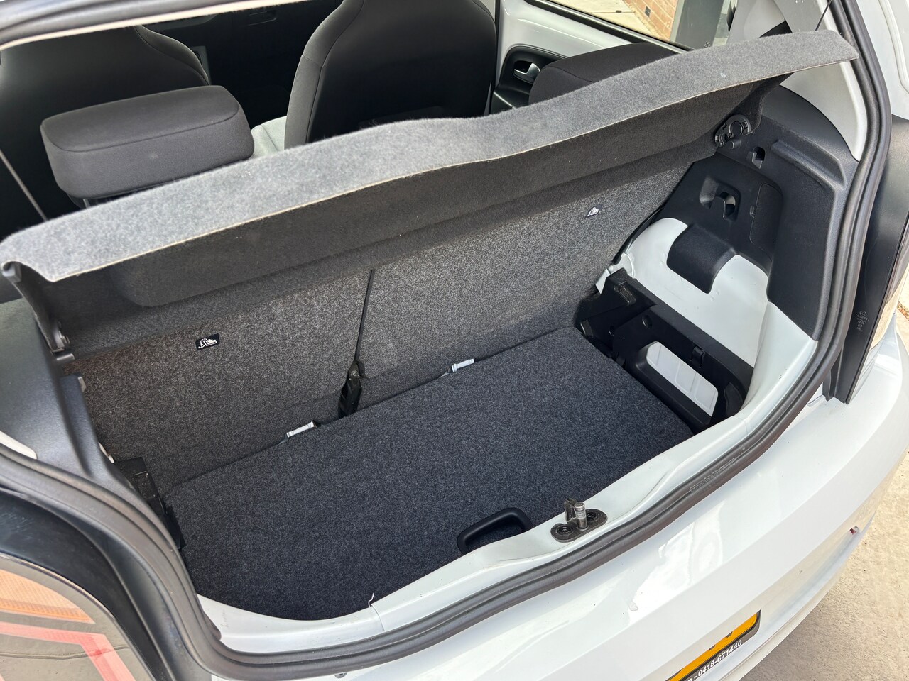 Volkswagen Up! - 1.0 BMT move up! | Org-NL auto. Airco. Onderhouden.