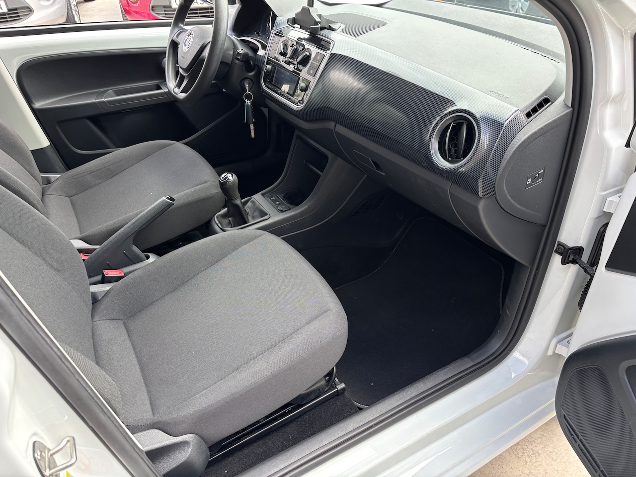 Volkswagen Up! - 1.0 BMT move up! | Org-NL auto. Airco. Onderhouden.