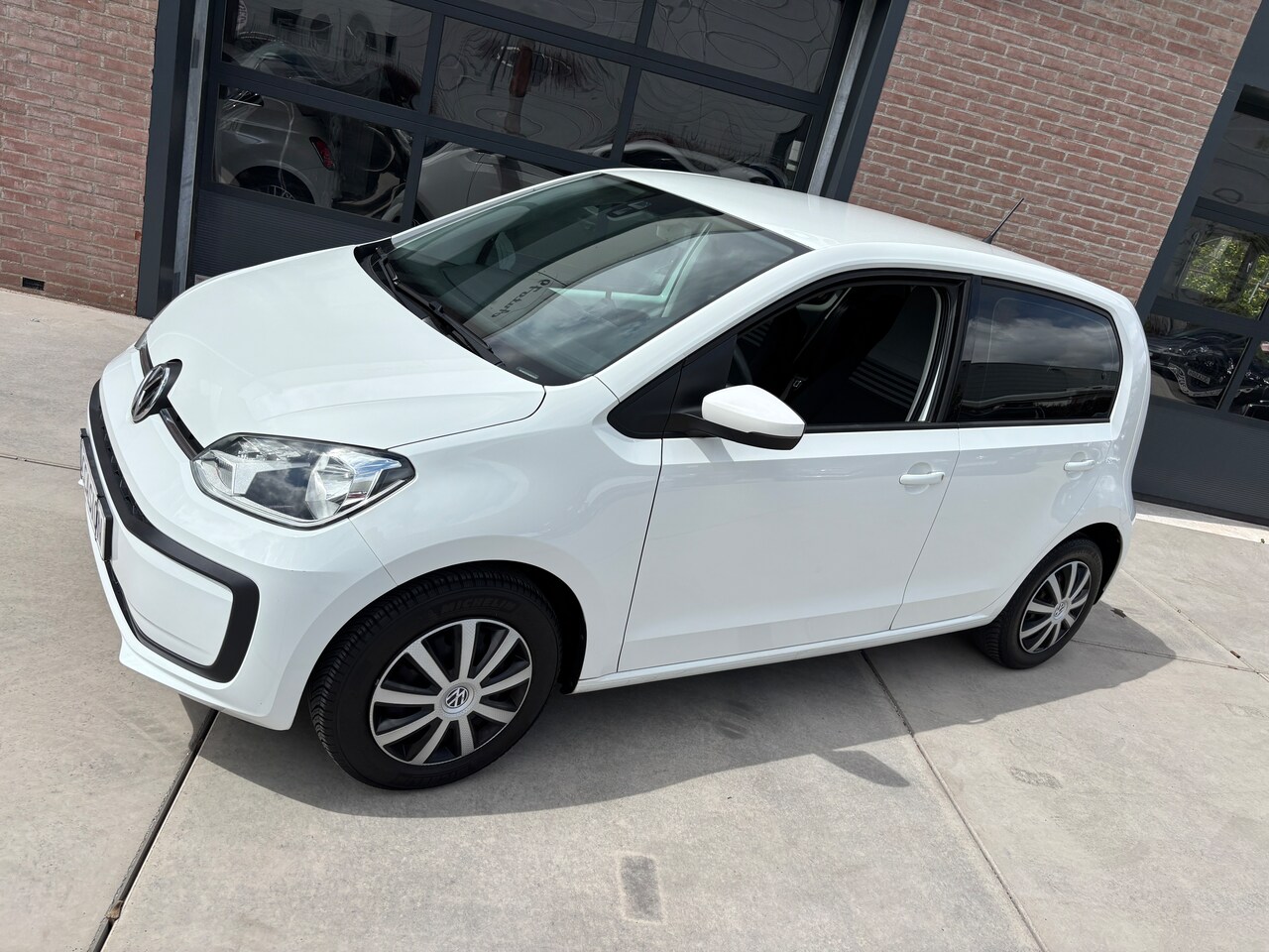 Volkswagen Up! - 1.0 BMT move up! | Org-NL auto. Airco. Onderhouden.