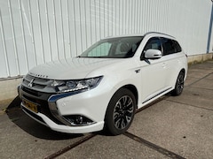 Mitsubishi Outlander - 2.0 PHEV instyle+