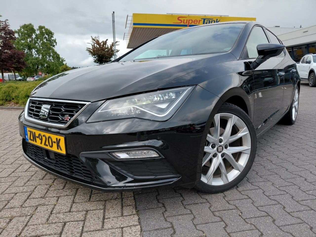 SEAT Leon - 1.5TSI FR VIRTUAL DASHBOARD KEYLESS CAMERA ADD.CRUISE TREKHAAK - AutoWereld.nl