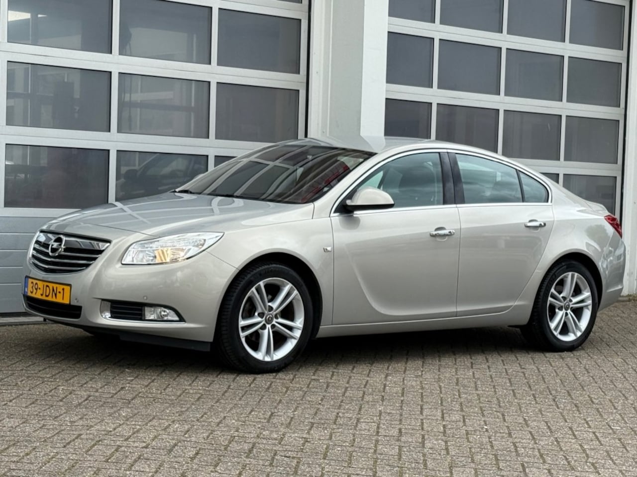 Opel Insignia - 1.8 Cosmo 140PK Navi Clima Cruise Trekhaak NW APK! - AutoWereld.nl
