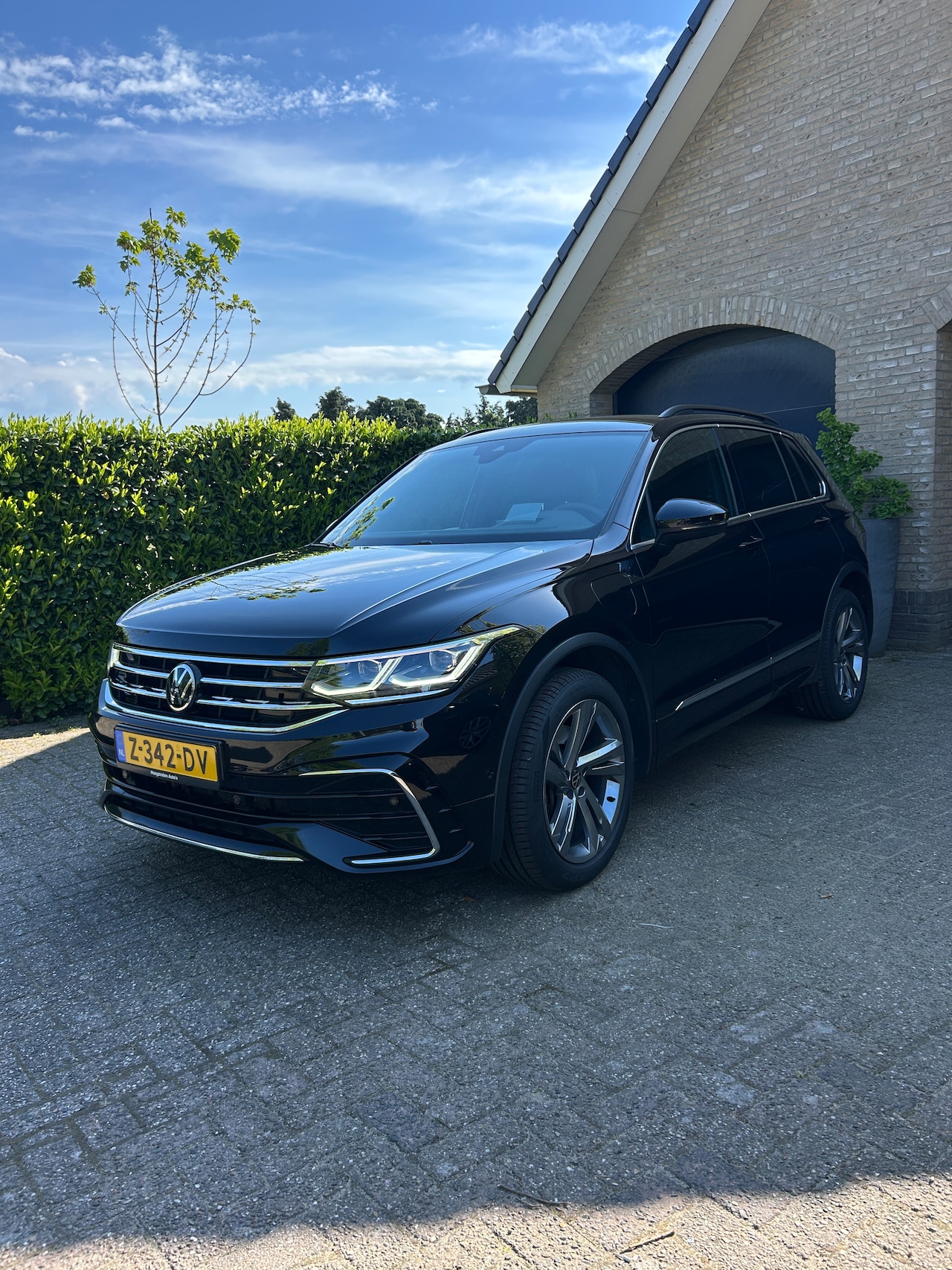 Volkswagen Tiguan - 1.4 TSI eHybrid R-Line Business 245PK, Navi, Trekhaak - AutoWereld.nl