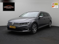Volkswagen Passat Variant - 1.4 TSI GTE Highline 2016 Panoramadak | Trekhaak | Bluetooth | Stoelverwarming | Ergocomfo