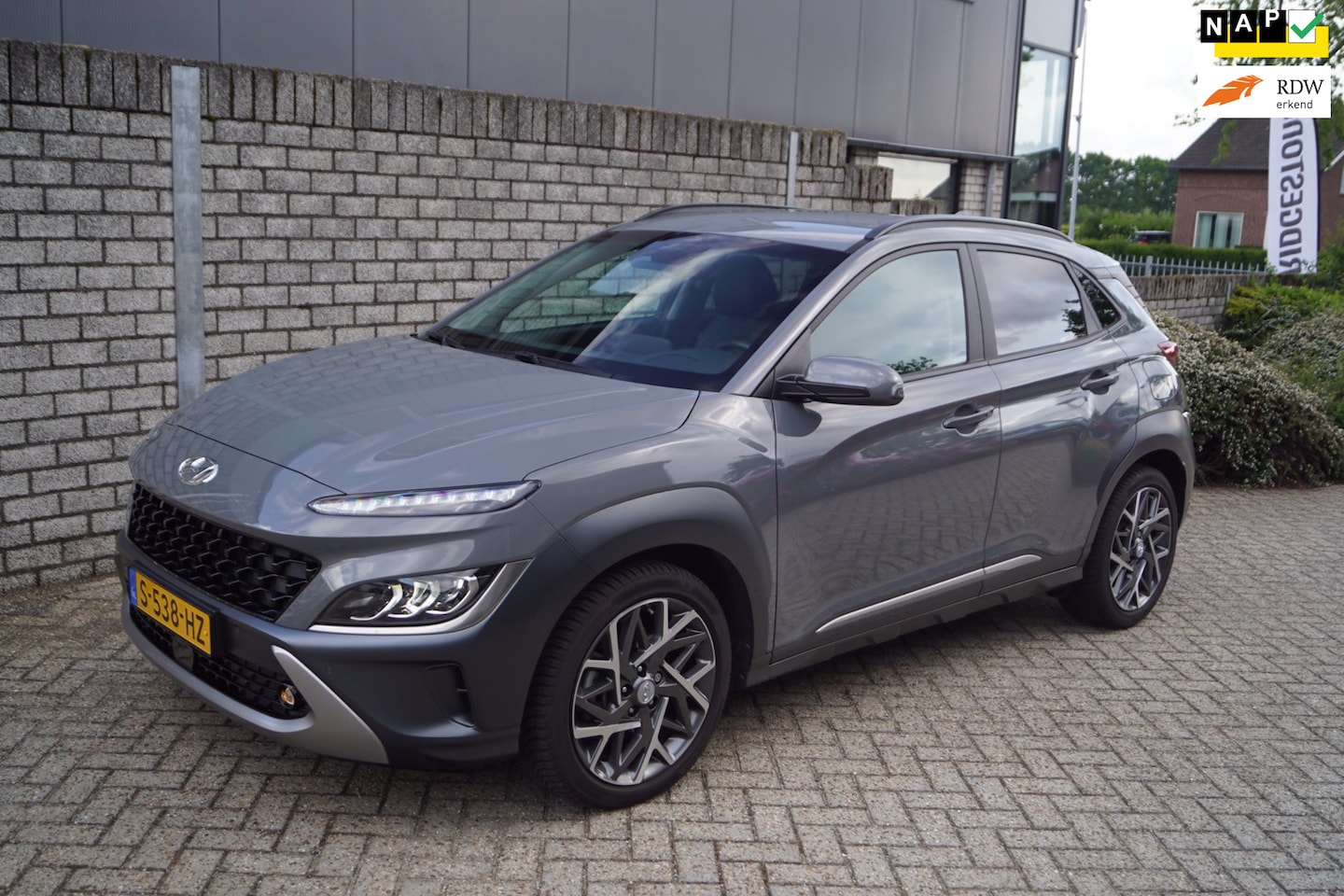 Hyundai Kona - 1.6 GDI HEV Premium Autom Leder Stoel/Stuurverw Navi Camera Head-Up Adaptieve Cruise Clima - AutoWereld.nl