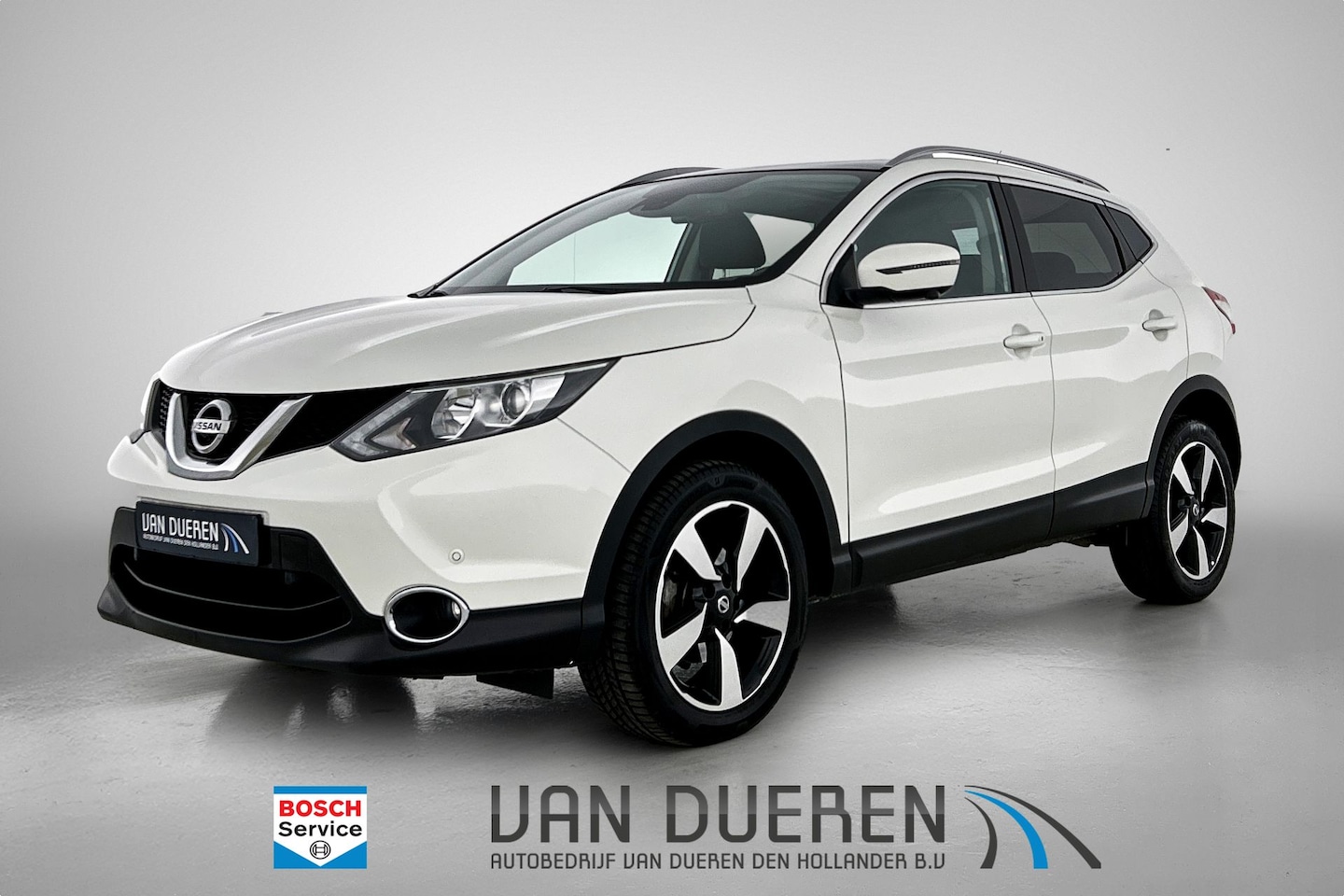 Nissan Qashqai - 1.6 N-Connecta Pano, 360 camera, Trekhaak - AutoWereld.nl