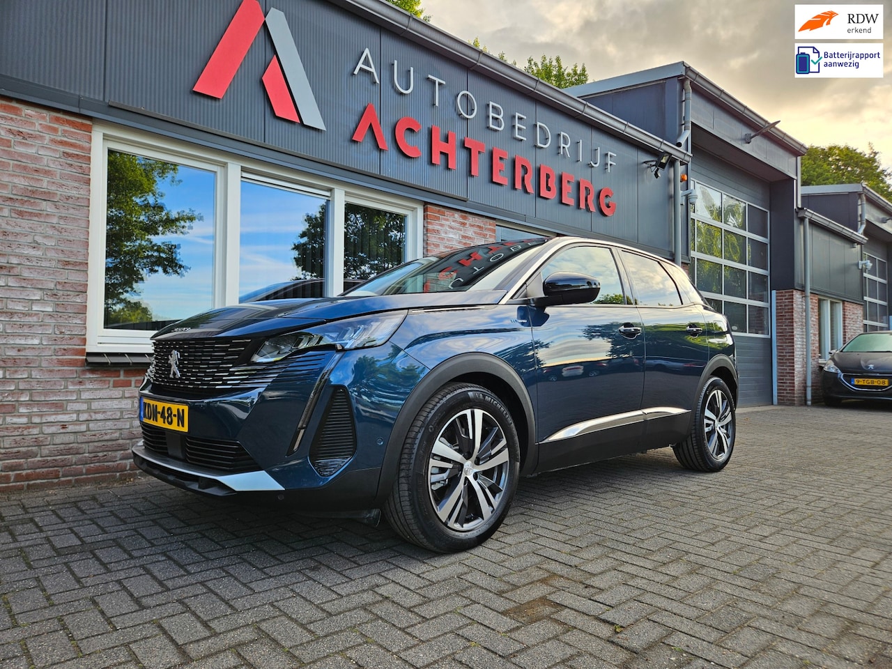 Peugeot 3008 - 1.6 HYbrid 225 Allure Carplay! Plug-In! Camera! Navigatie! Mooie/Nette Auto! - AutoWereld.nl