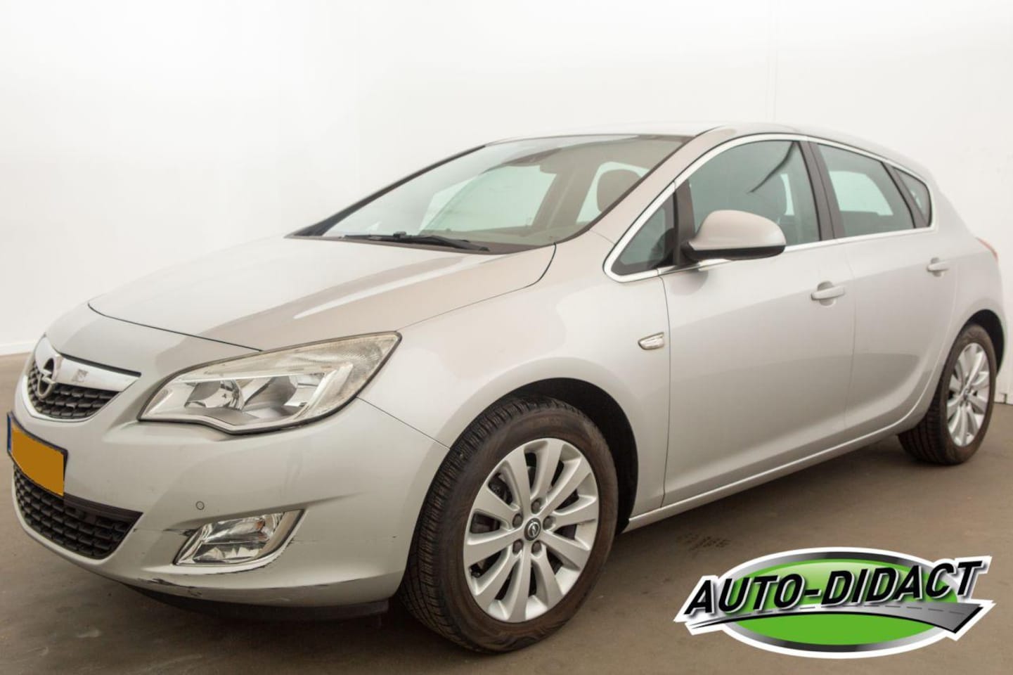 Opel Astra - 1.6 Turbo Clima Cosmo geen schade - AutoWereld.nl