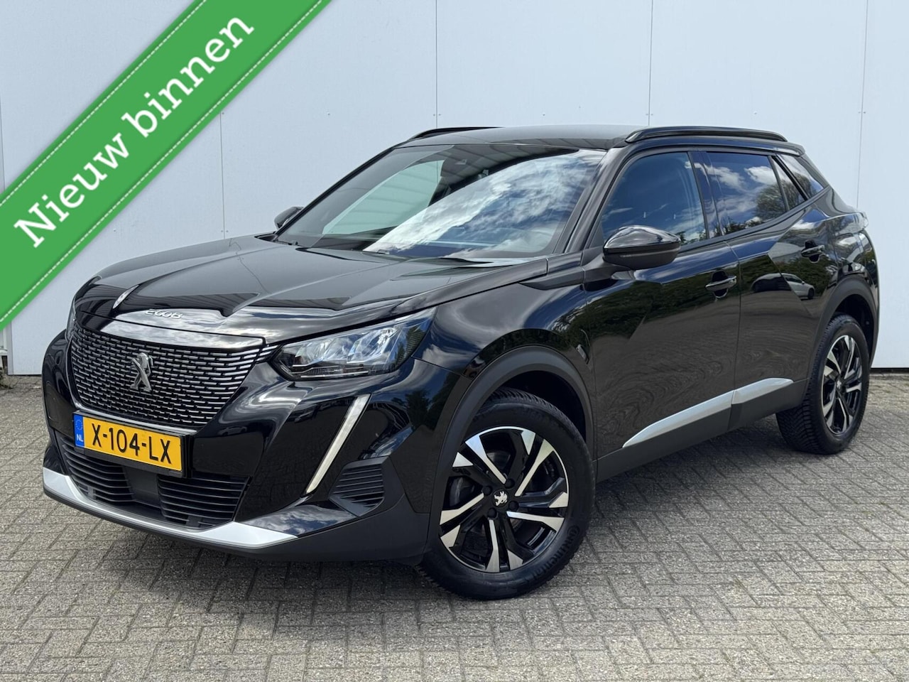 Peugeot 2008 - 1.2 PureTech Active Pack |3D cockpit|Trekhaak|Apple CarPlay|Android Auto - AutoWereld.nl