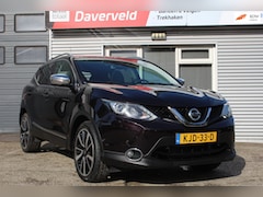 Nissan Qashqai - 1.2 Premier Edition vol opties zoals: trekhaak, stoelverwarming, navigatie, cruise-control