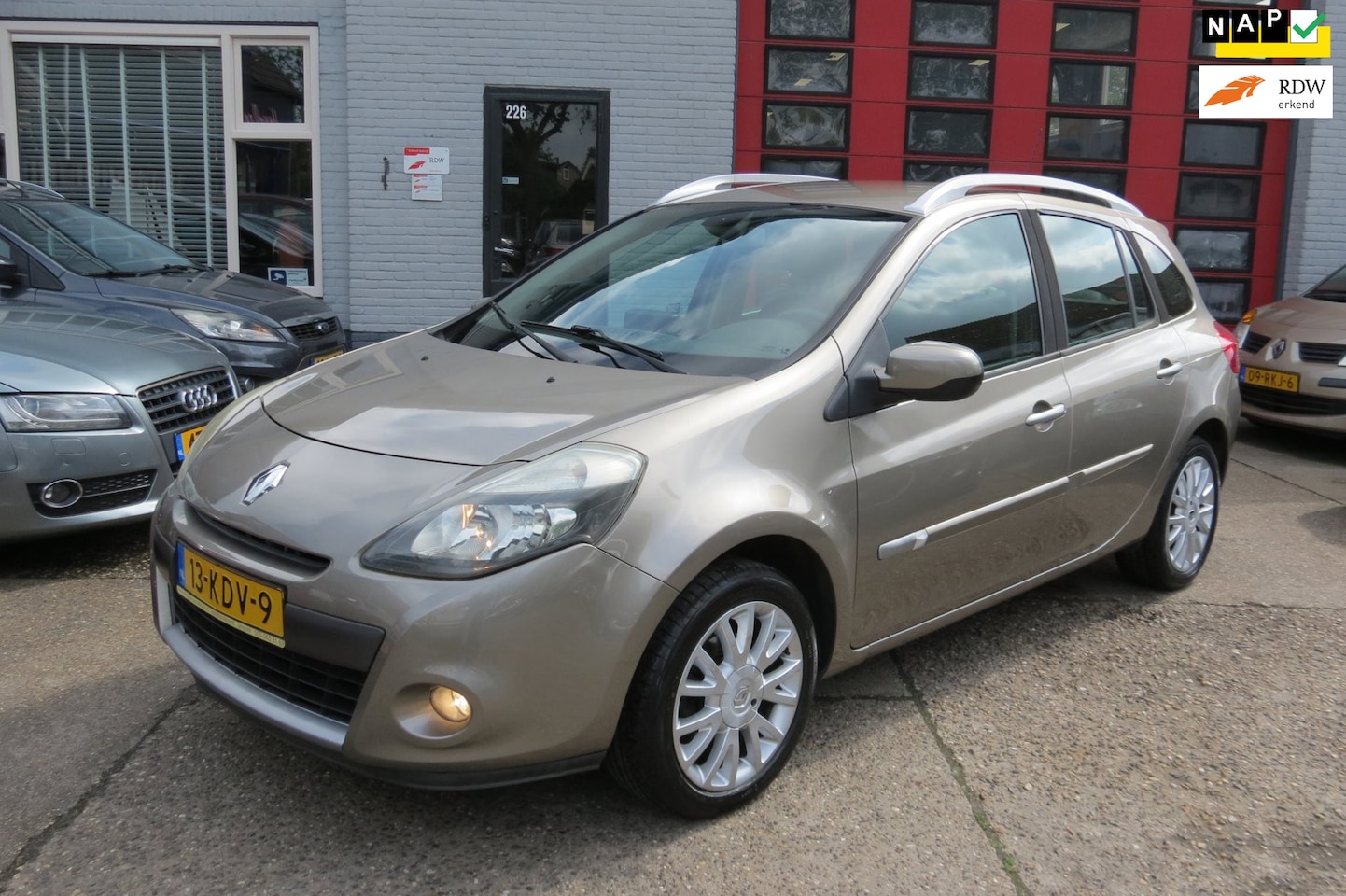 Renault Clio Estate - 1.2 TCE Dynamique 1.2 TCE Dynamique , Clima , Navi , Trekhaak - AutoWereld.nl