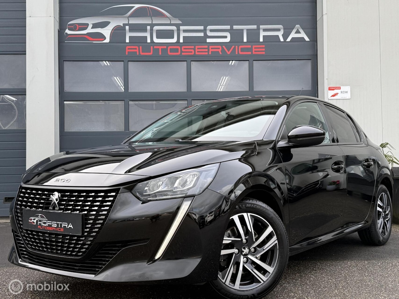 Peugeot 208 - 1.2 PureTech Allure Full-Led CarPlay Dis-Riem-VV - AutoWereld.nl
