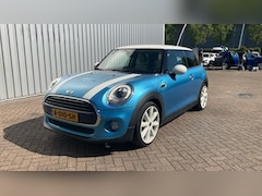 MINI Cooper - 1.5 Chili Serious Business | Achteruitrijcamera | Afwijkende dakkleur | Bluetooth telefoon