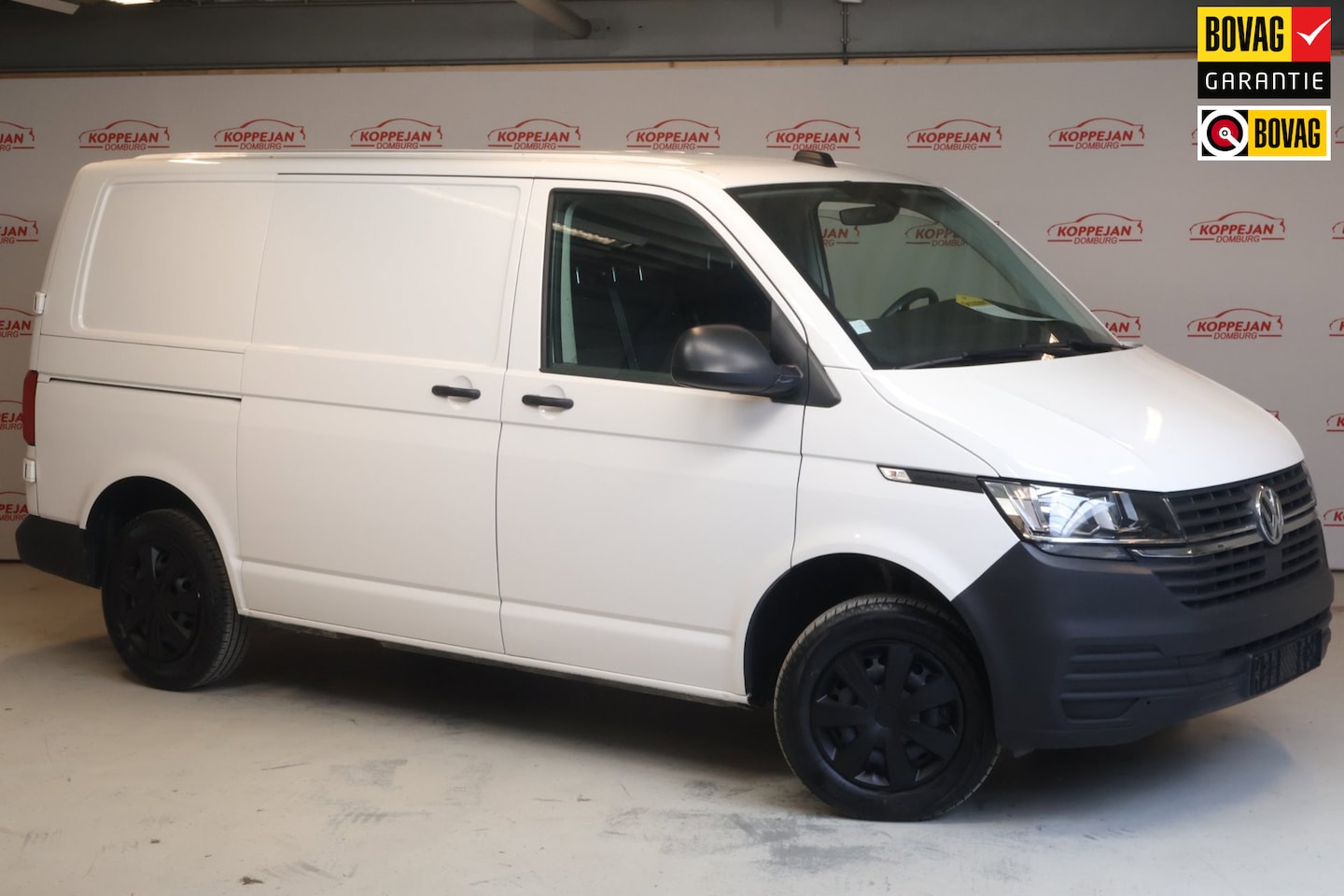 Volkswagen Transporter - 2.0 TDI L1H1 28 2.0 TDI L1H1 28, appconnect, Trekhaak, PDC, Cruise controle - AutoWereld.nl
