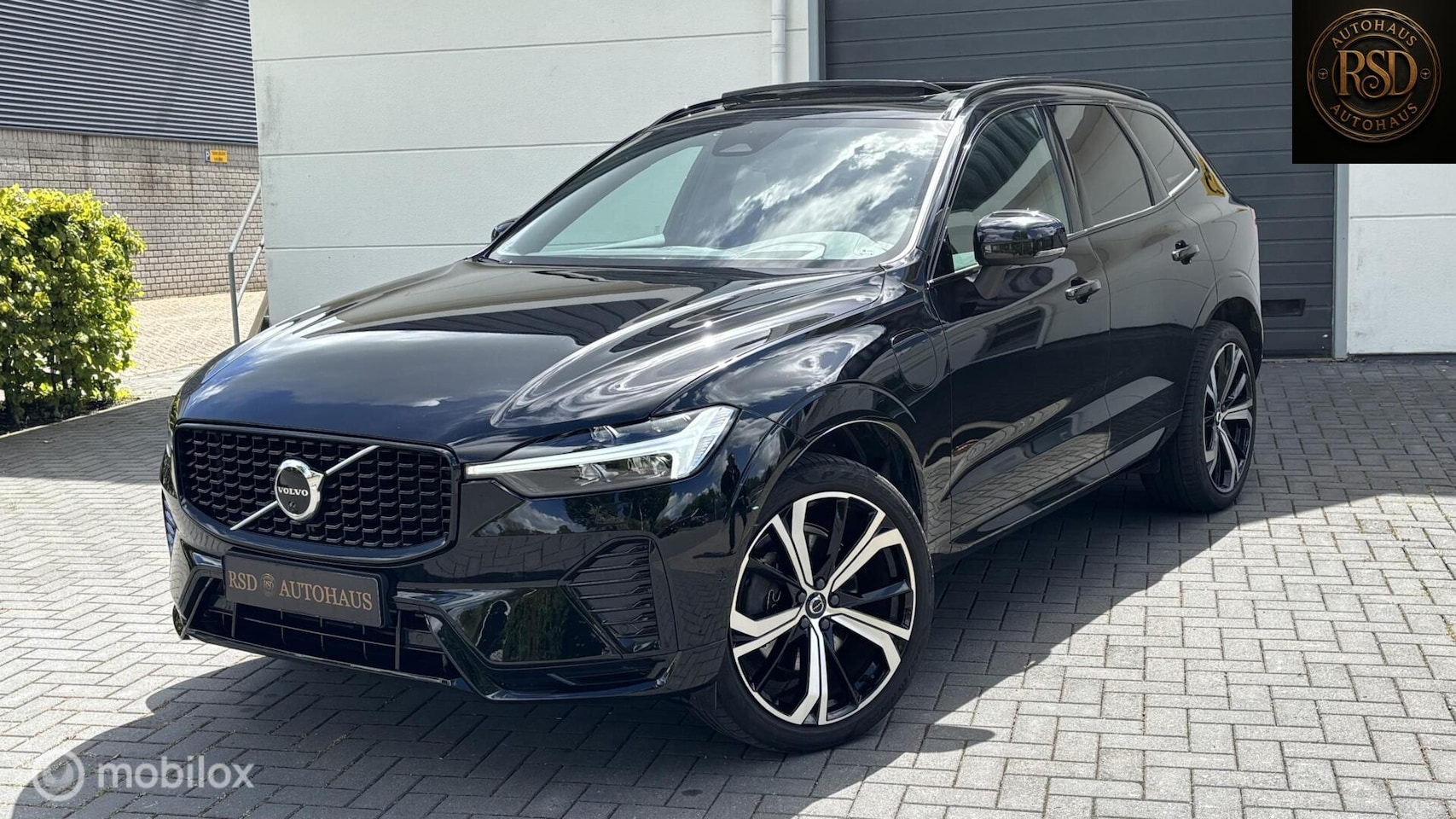 Volvo XC60 - 2.0 T8 AWD 455pk Ultimate Dark Pano/Hud/trekh./HK - AutoWereld.nl