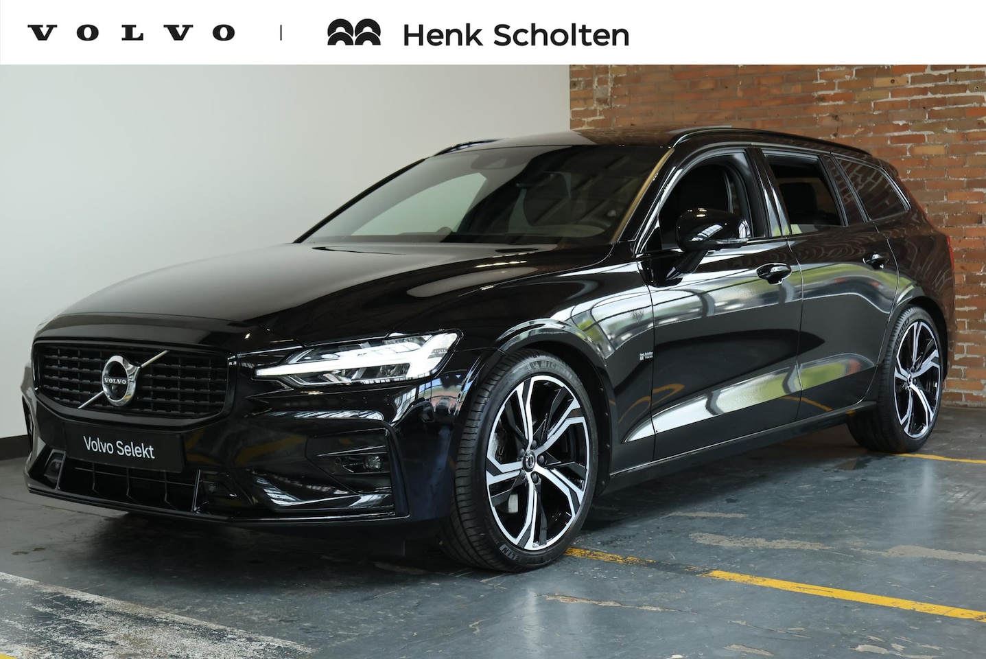 Volvo V60 - B4 R-Design | Bowers & Wilkins Premium Audio | Adaptive Cruise Control | Gelamineerde Zijr - AutoWereld.nl