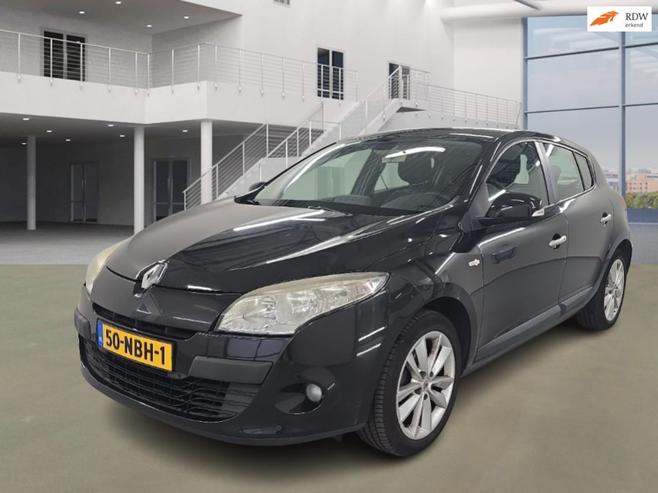 Renault Mégane - 1.6 Celsium/NAVI/CRUISE/CLIMA/PARKEERSENSOR VOOR EN ACHTER - AutoWereld.nl