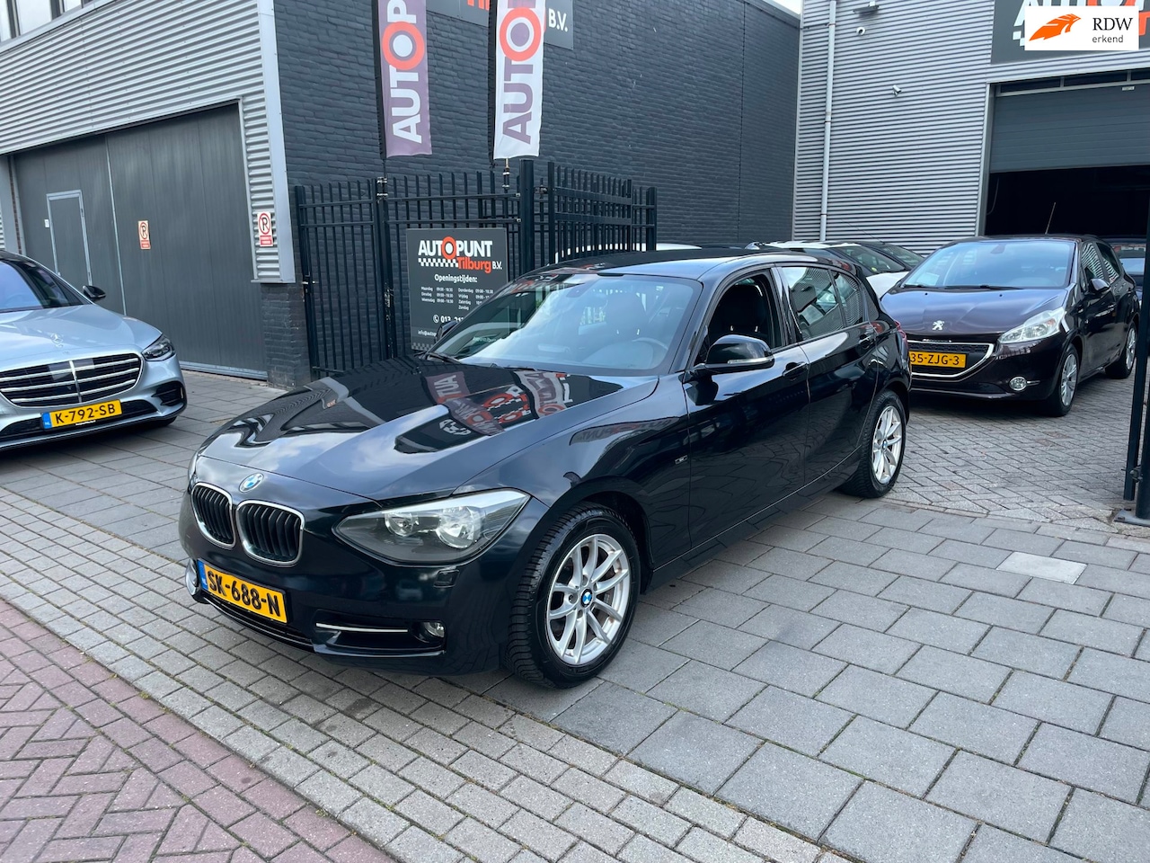 BMW 1-serie - 116d Business Airco Navi PDC NAP APK 1 Jaar - AutoWereld.nl