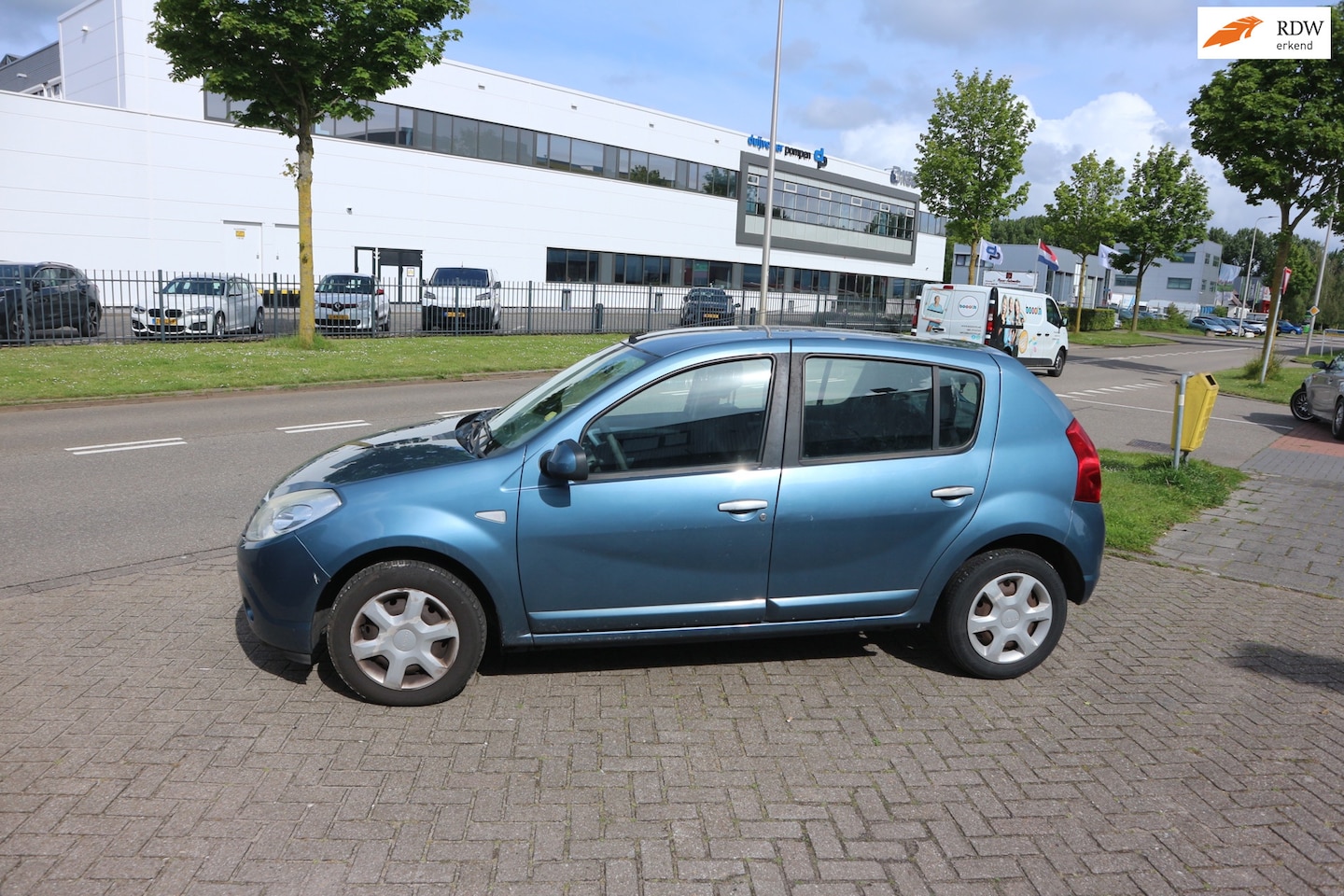 Dacia Sandero - 1.4 Lauréate / LEES TEKST / READ TEXT ! ! ! - AutoWereld.nl