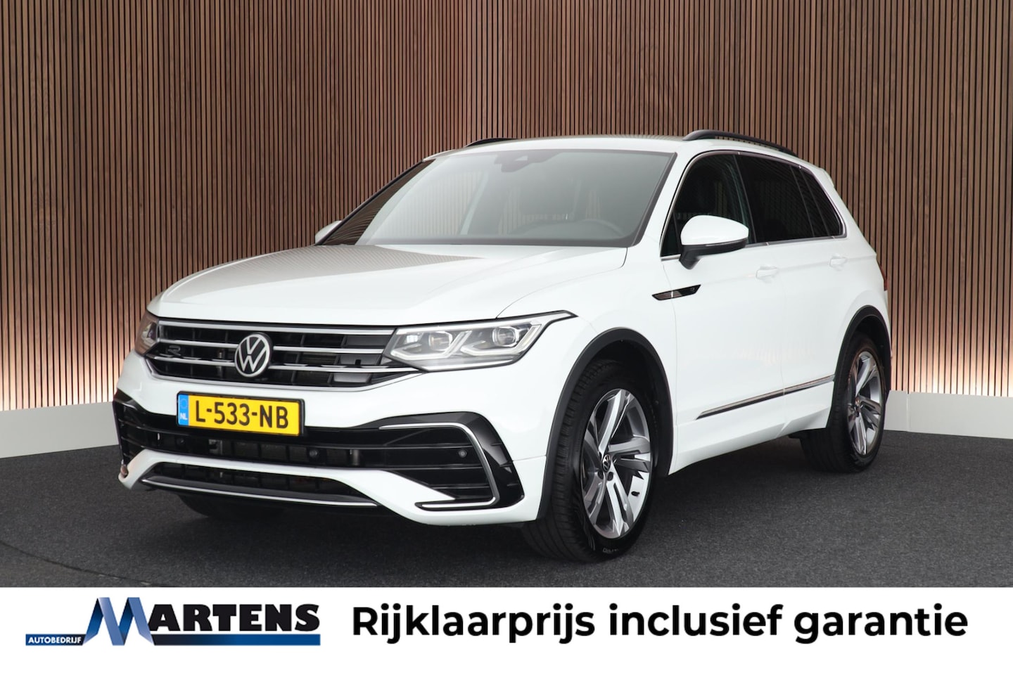 Volkswagen Tiguan - 1.5 TSI 150pk DSG 2x R-Line Trekhaak Camera Virtual Cockpit Navigatie - AutoWereld.nl