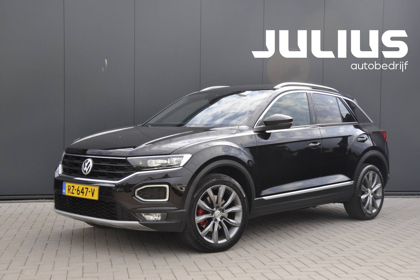 Volkswagen T-Roc - 1.5 TSI Sport ACC Apple Android Navigatie - AutoWereld.nl