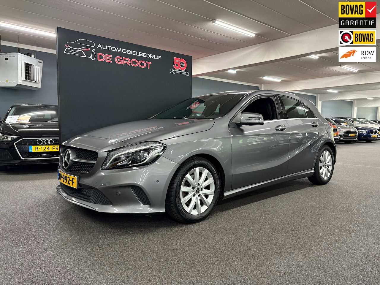 Mercedes-Benz A-klasse - 180 Business Solution/ Automaat/ NL auto/ Sensoren/ Achteruitrijcamera - AutoWereld.nl