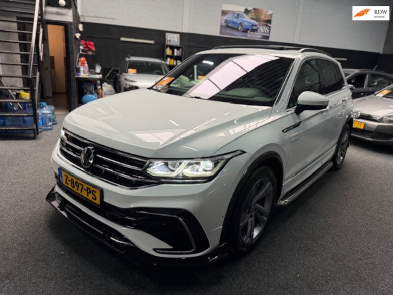 Volkswagen Tiguan - 2.0 TDI Life Business 3 x R-LINE - AutoWereld.nl