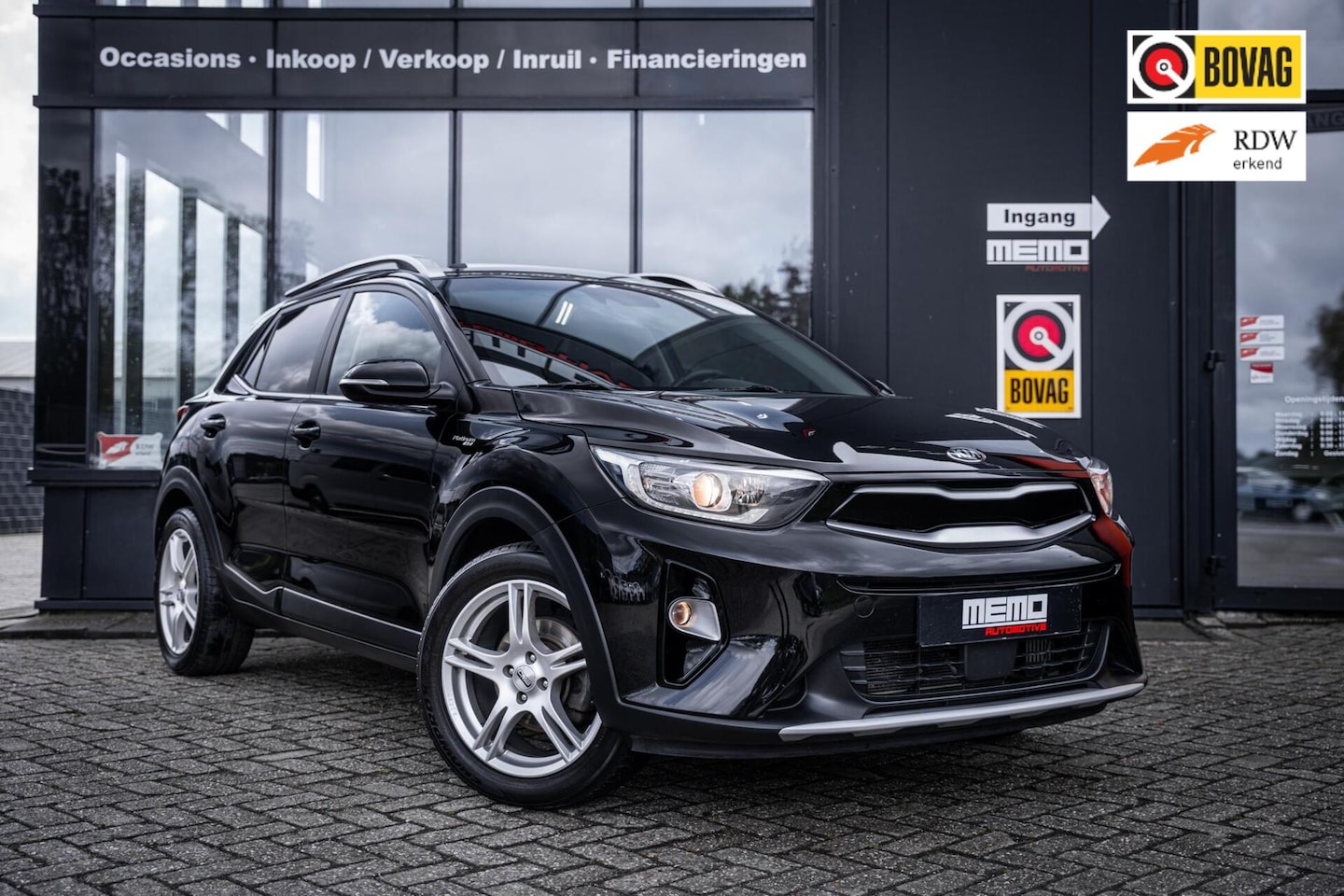 Kia Stonic - 1.0 T-GDi ExecutiveLine*SCHUIFDAK*LEDER*CAMERA - AutoWereld.nl