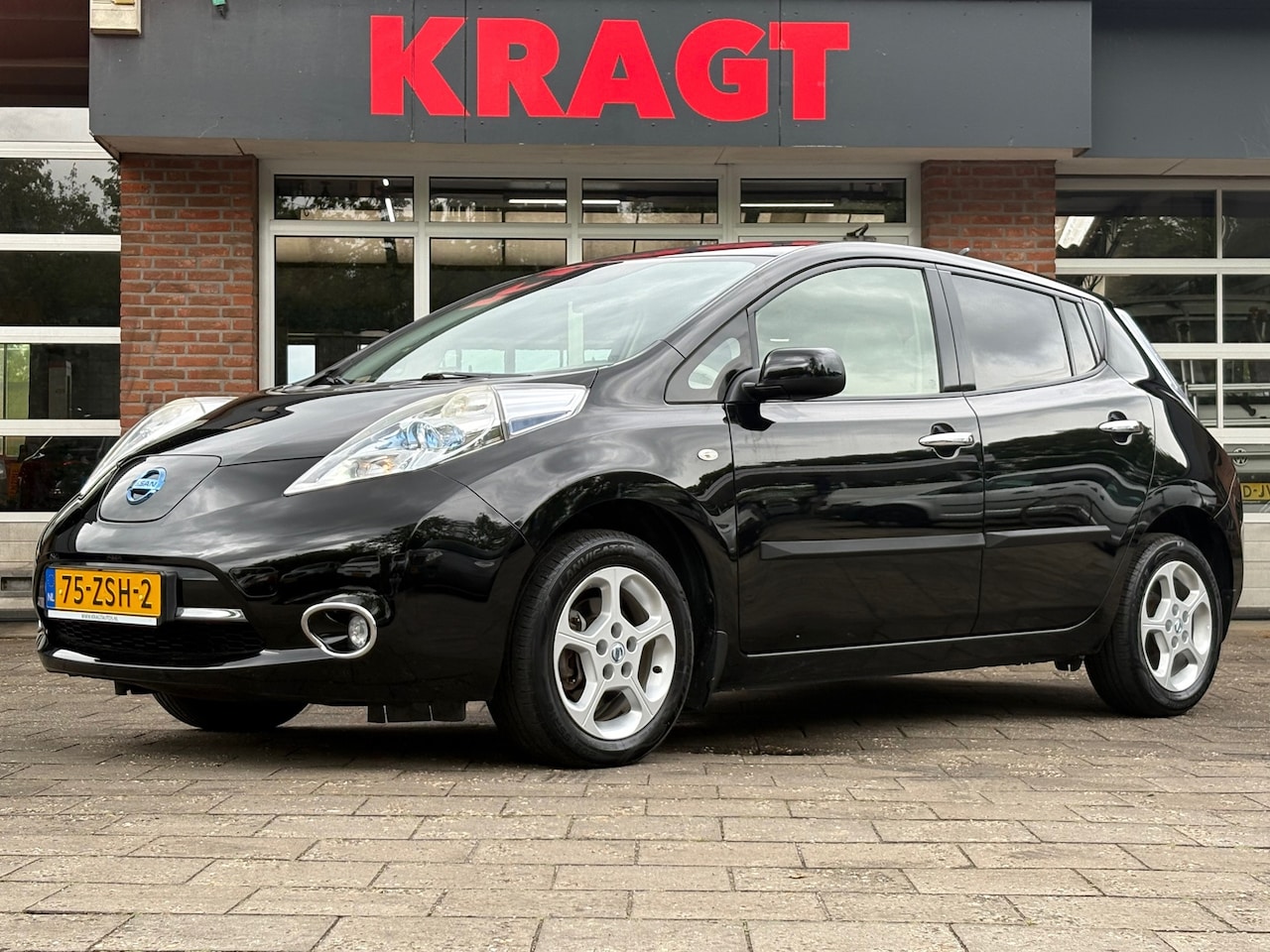 Nissan LEAF - Base 24 kWh - climate - APK 04-2027! - lichtmetalen velgen - AutoWereld.nl
