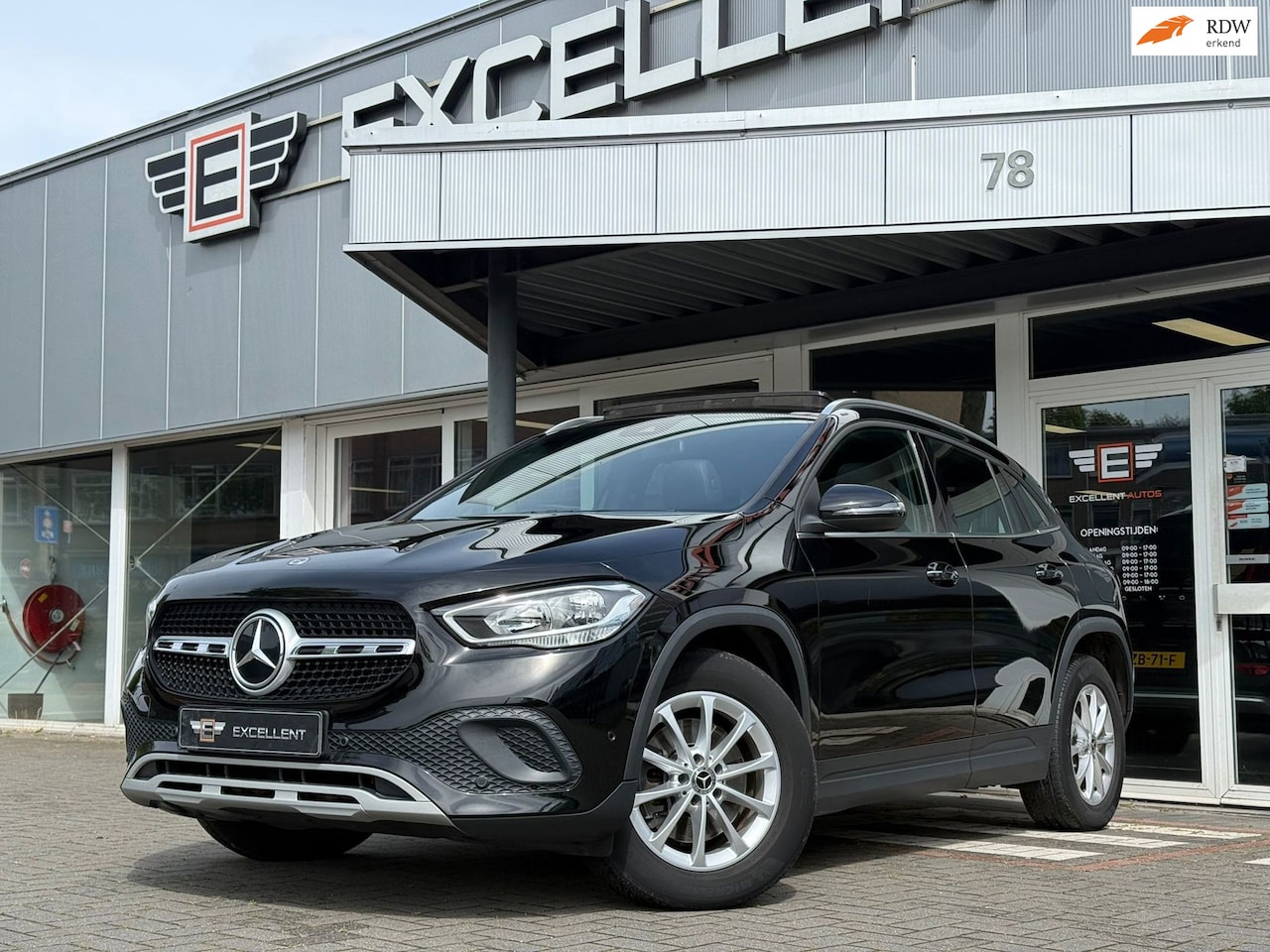 Mercedes-Benz GLA-Klasse - 250 e Style | Panoramadak | Leder - AutoWereld.nl