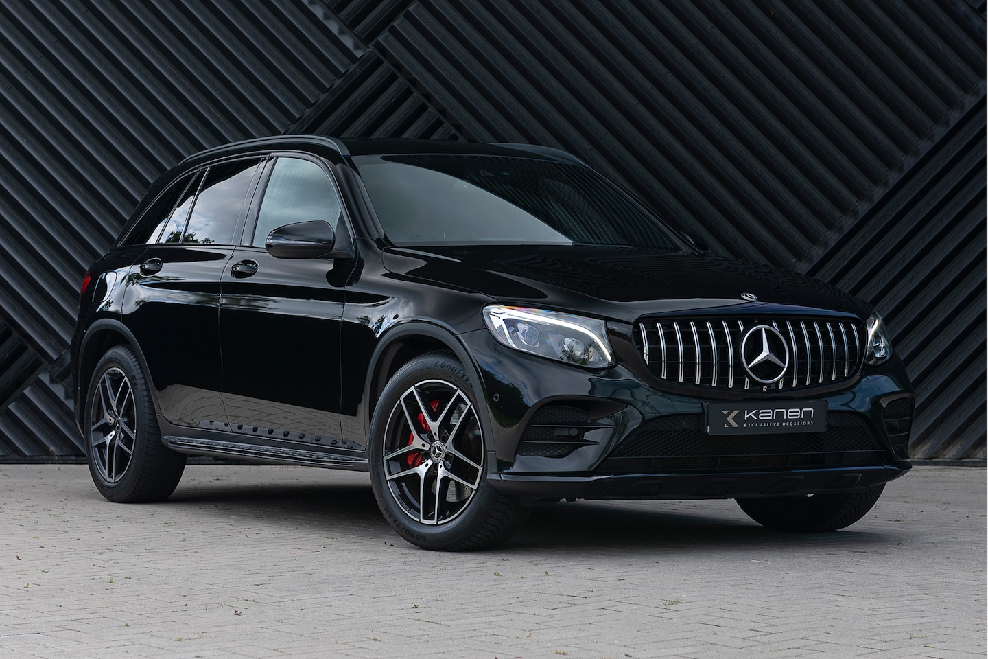 Mercedes-Benz GLC-klasse - 250 4MATIC AMG Camera IHC+ Ambient Klima Night Trekhaak - AutoWereld.nl
