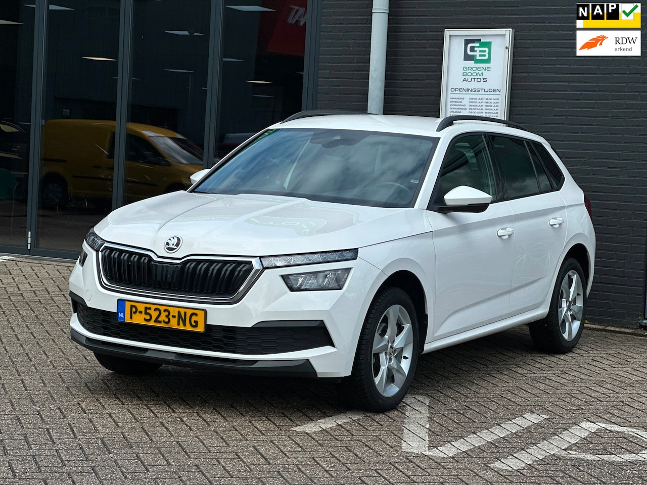 Skoda Kamiq - 1.0 TSI Sport Business/1STE EIG/NAVI/APP-CONNECT/CAMERA/AUTOMAAT!! - AutoWereld.nl
