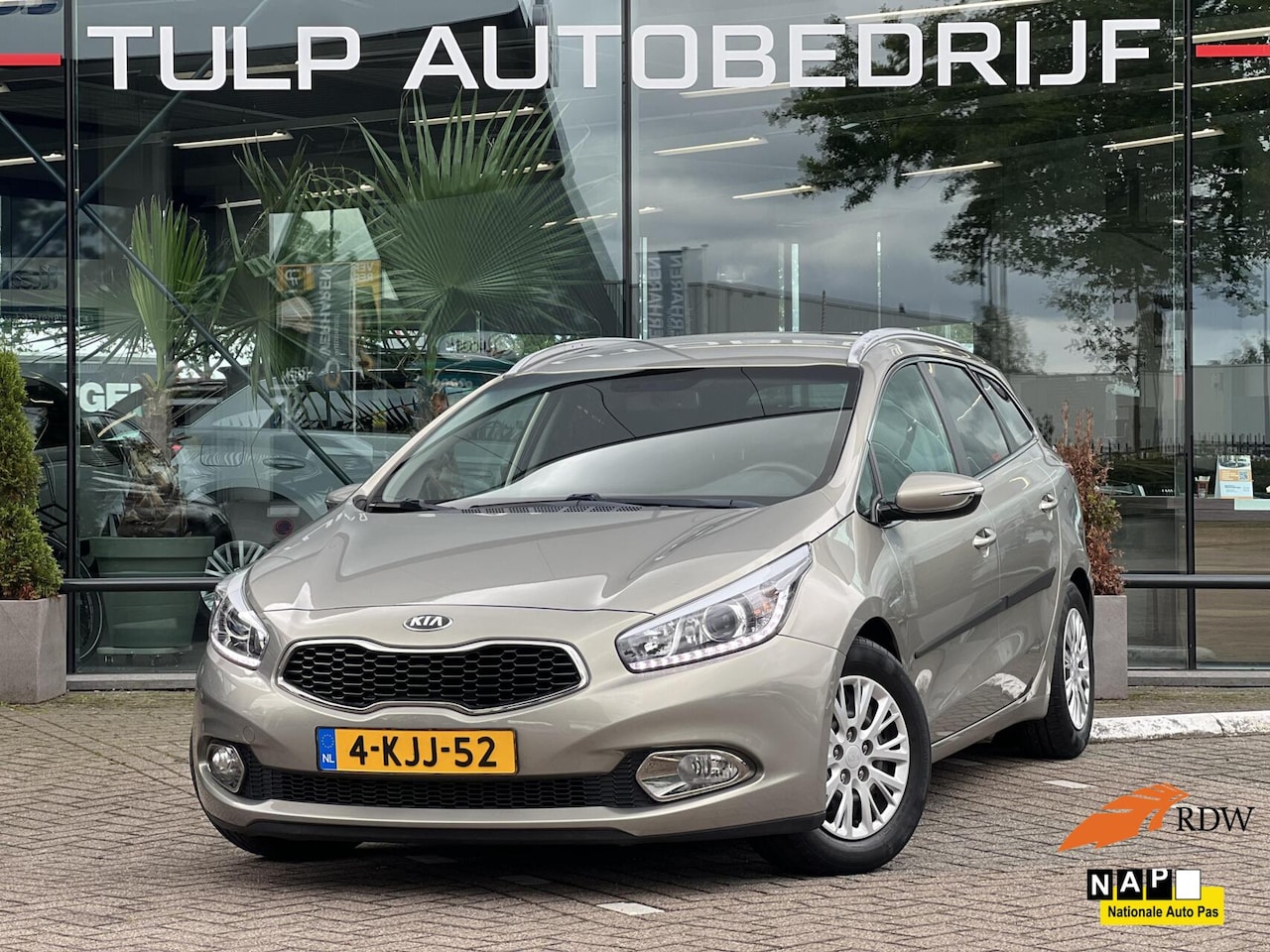 Kia Cee'd Sportswagon - 1.6 GDI Business Pack Airco Clima Cruise - AutoWereld.nl