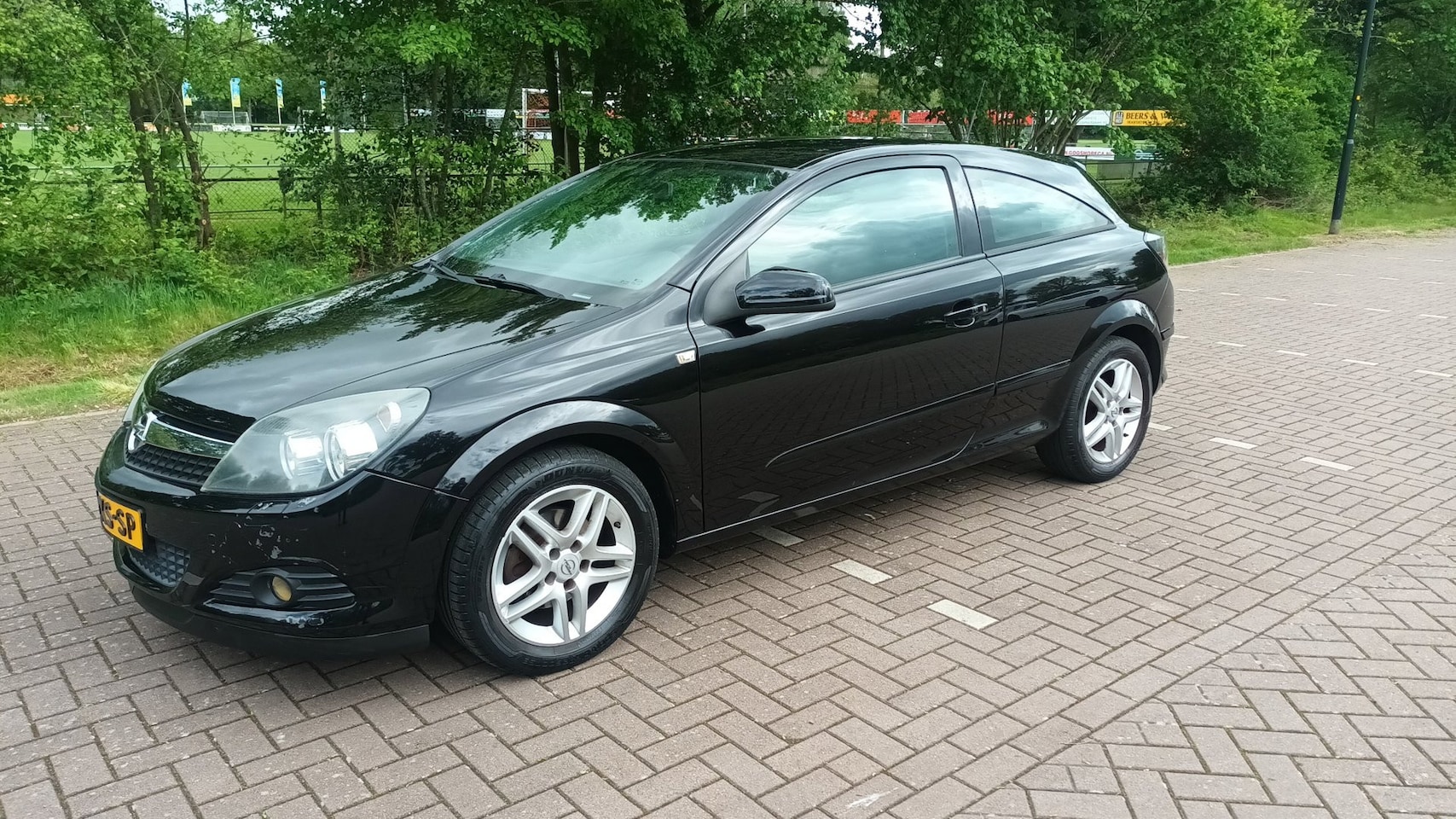 Opel Astra GTC - 1.6 Airco / Nieuwe apk - AutoWereld.nl