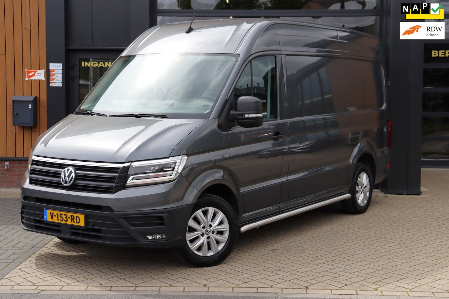 Volkswagen Crafter - 30 2.0 TDI L3H3 | NAP | Eerste Eigenaar | Apple Carplay | Navi | Airco | Camera |Comfort S - AutoWereld.nl