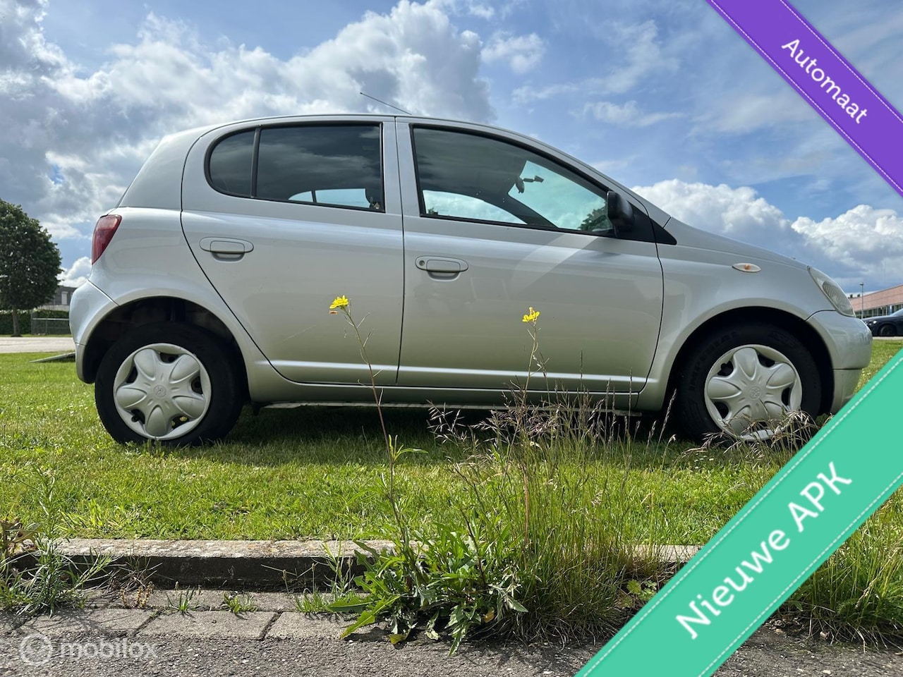 Toyota Yaris - 1.3-16V VVT-i LINEA SOL 5-DEURS AUTOMAAT - AutoWereld.nl